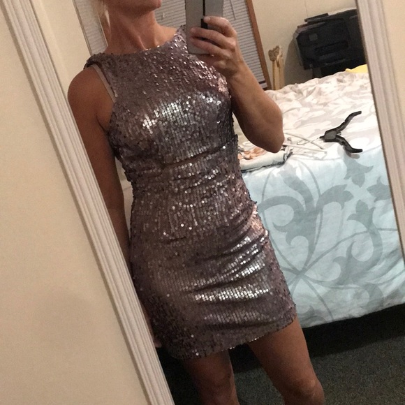 Size 1 Beautiful dress - Picture 4 of 5